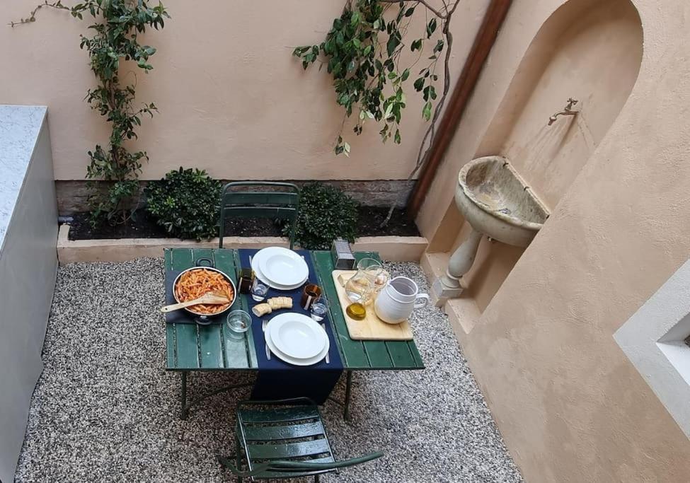 Residenza Vittoria - With Patio Apartamento Venecia